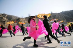 伟大旗帜引领历史巨变——习近平新时代